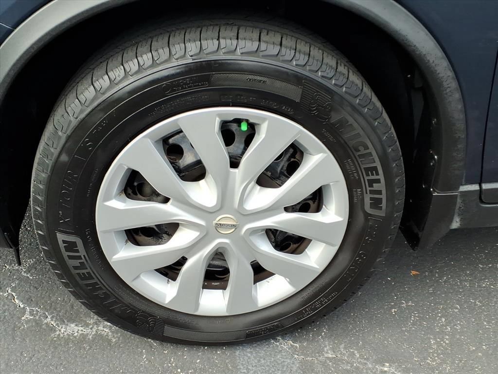 Used 2016 Nissan Rogue S FWD image 16