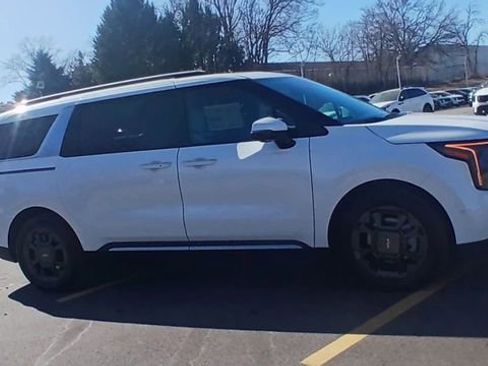 New 2026 Kia Carnival SX FWD image 4