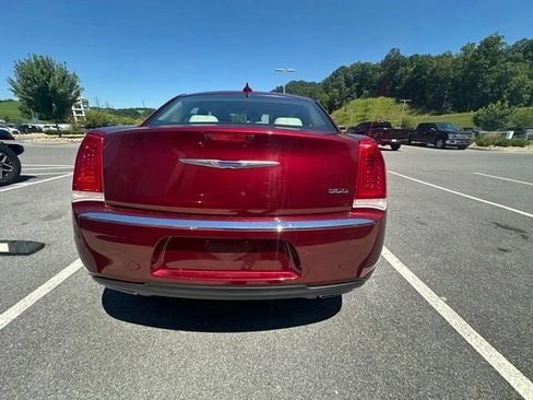Used 2020 Chrysler 300 Touring L w/ Quick Order Package 2EF RWD image 13