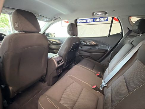 Used 2024 GMC Terrain SLE w/ Driver Convenience Package FWD image 15