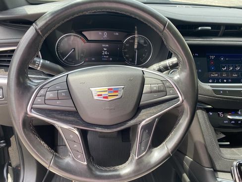 Used 2021 Cadillac XT5 Premium Luxury w/ LPO, Floor Liner Package AWD/4WD image 38