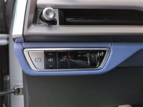 New 2026 Cadillac Vistiq Premium Luxury image 18