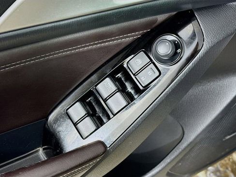 Used 2018 MAZDA MAZDA3 Touring image 17