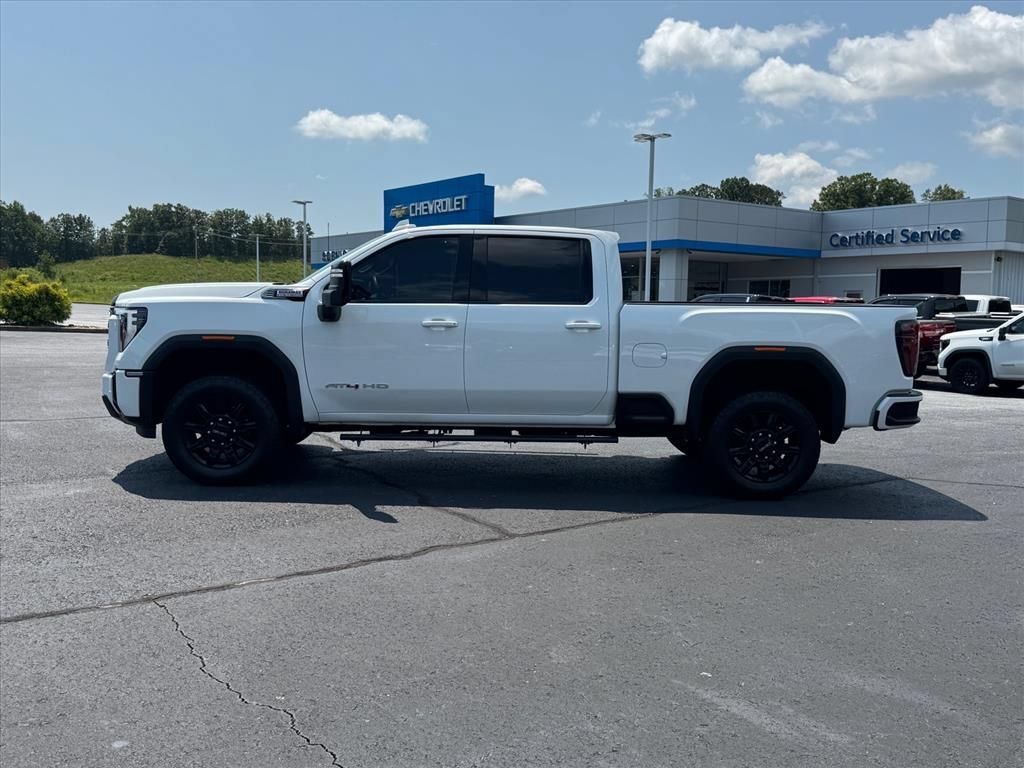 Used 2025 GMC Sierra 2500 AT4 AWD/4WD image 6