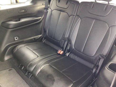 Certified 2025 Jeep Grand Cherokee L Limited w/ Black Appearance Package AWD/4WD image 8