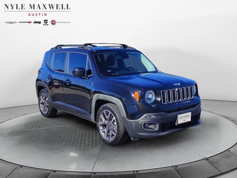 Used 2016 Jeep Renegade Latitude image 2