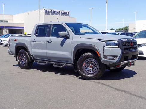 Used 2025 Nissan Frontier PRO-4X AWD/4WD image 5