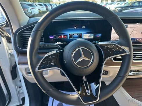 Used 2026 Mercedes-Benz GLS 450 4MATIC image 13