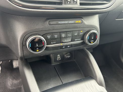 Used 2025 Ford Escape ST-Line image 24