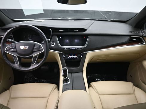 Used 2018 Cadillac XT5 Premium Luxury image 24