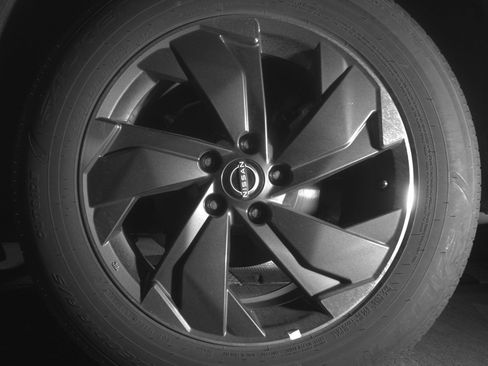 Used 2025 Nissan Rogue SV image 14