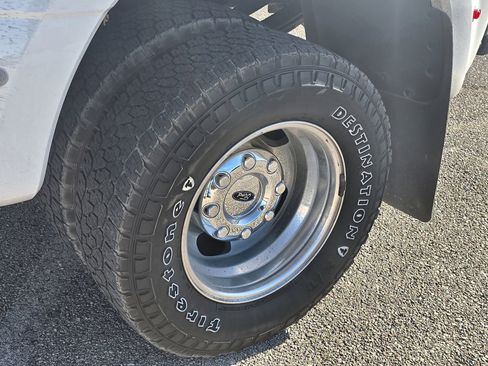 Used 2024 Ford F350 Lariat w/ Lariat Ultimate Package image 10