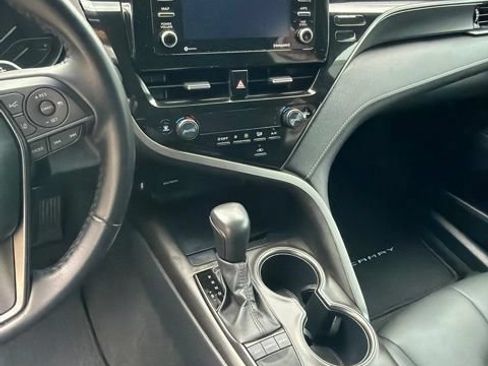 Used 2023 Toyota Camry SE FWD image 4