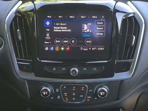 Used 2023 Chevrolet Traverse LT AWD/4WD image 17