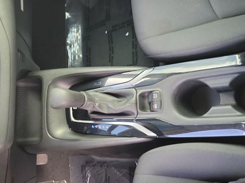 Used 2022 Toyota Corolla LE image 18