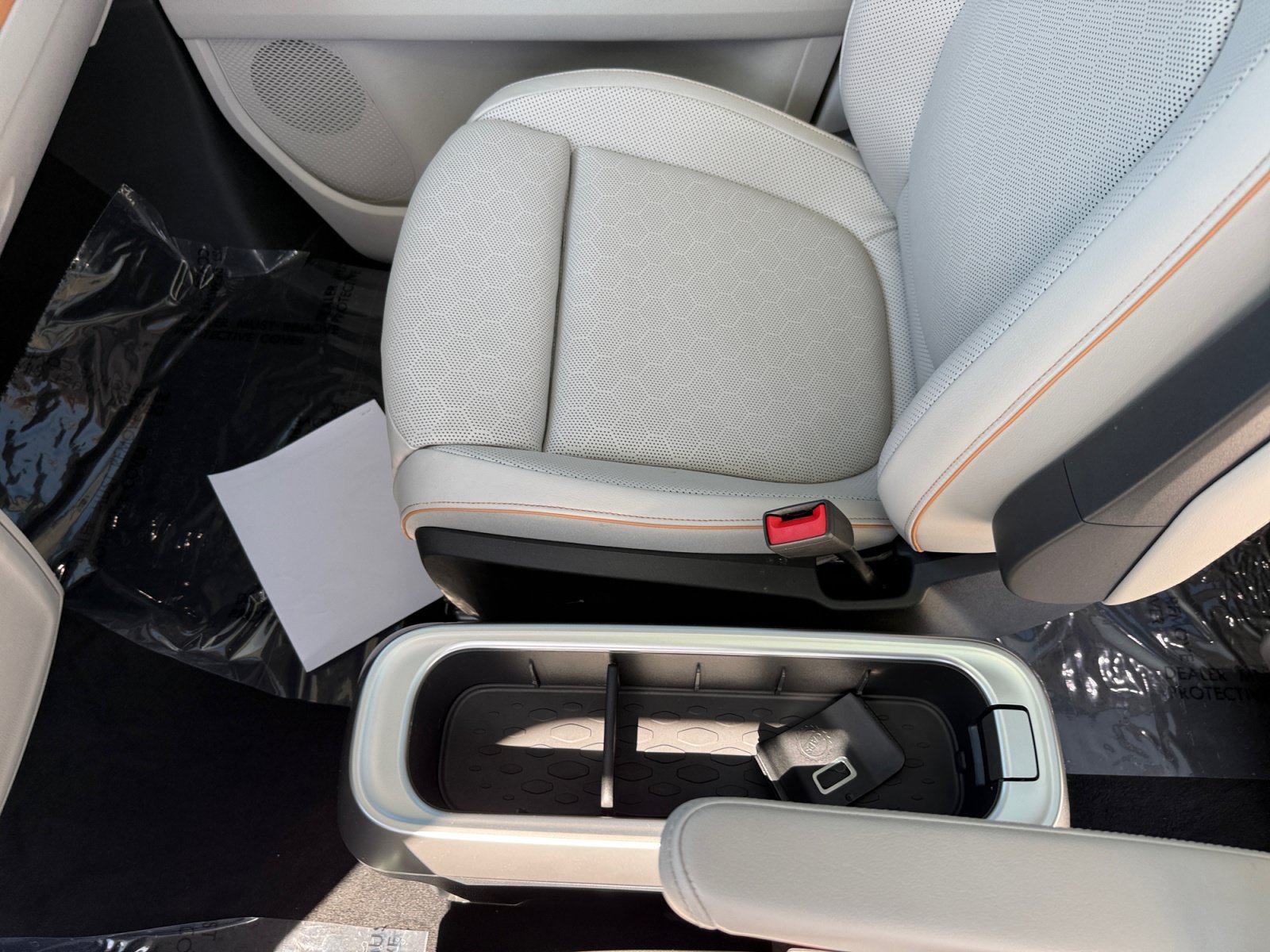 Certified 2025 Volkswagen ID. Buzz 1st Edition w/ Cupholders Package RWD image 14