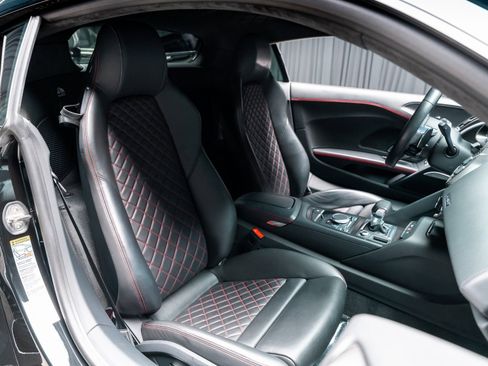 Used 2017 Audi R8 V10 plus image 5