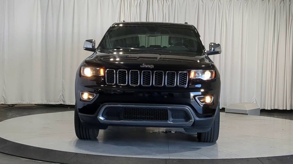 Used 2021 Jeep Grand Cherokee Limited AWD/4WD image 4