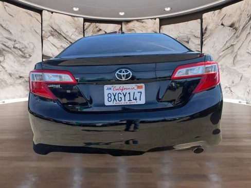 Used 2014 Toyota Camry SE w/ Moonroof Package image 7