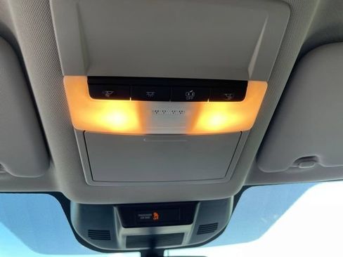 Used 2024 Nissan Rogue S AWD/4WD image 17