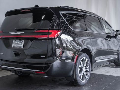 New 2026 Chrysler Pacifica Pinnacle AWD/4WD image 4
