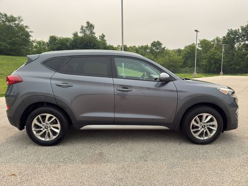 Used 2017 Hyundai Tucson SE w/ SE Popular Package 02 AWD/4WD image 4