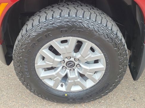 Used 2022 Nissan Frontier SV image 17