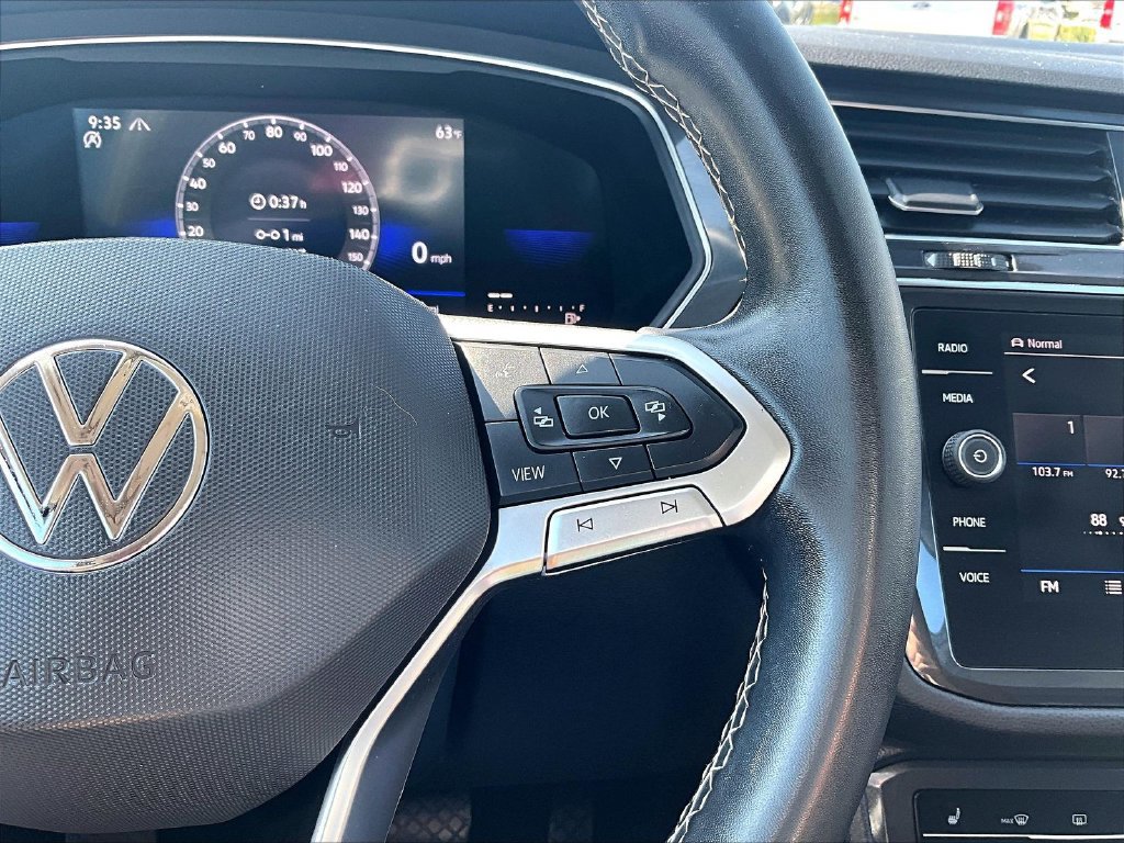 Used 2022 Volkswagen Tiguan SE AWD/4WD image 18