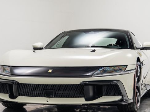 Used 2025 Ferrari 12Cilindri image 5