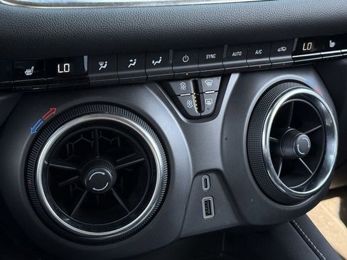 Certified 2024 Chevrolet Blazer LT w/ Convenience Package image 18