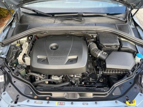 Used 2017 Volvo XC60 T6 Dynamic w/ Advanced Package image 14