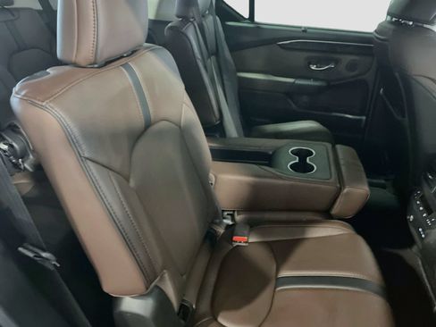 Used 2025 Honda Pilot Elite image 29