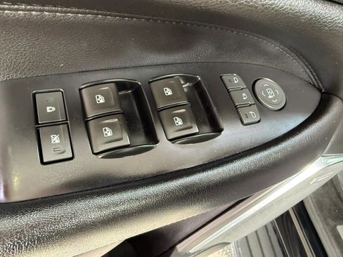 Used 2018 Cadillac Escalade Luxury AWD/4WD image 38