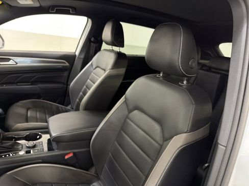 Used 2020 Volkswagen Atlas Cross Sport SEL Premium R-Line image 5