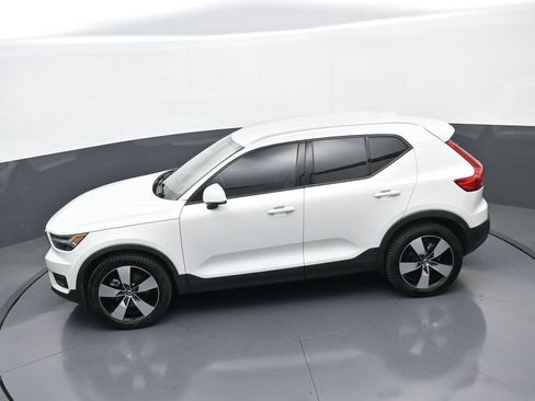 Used 2021 Volvo XC40 T5 Momentum w/ Protection Package Premier AWD/4WD image 31