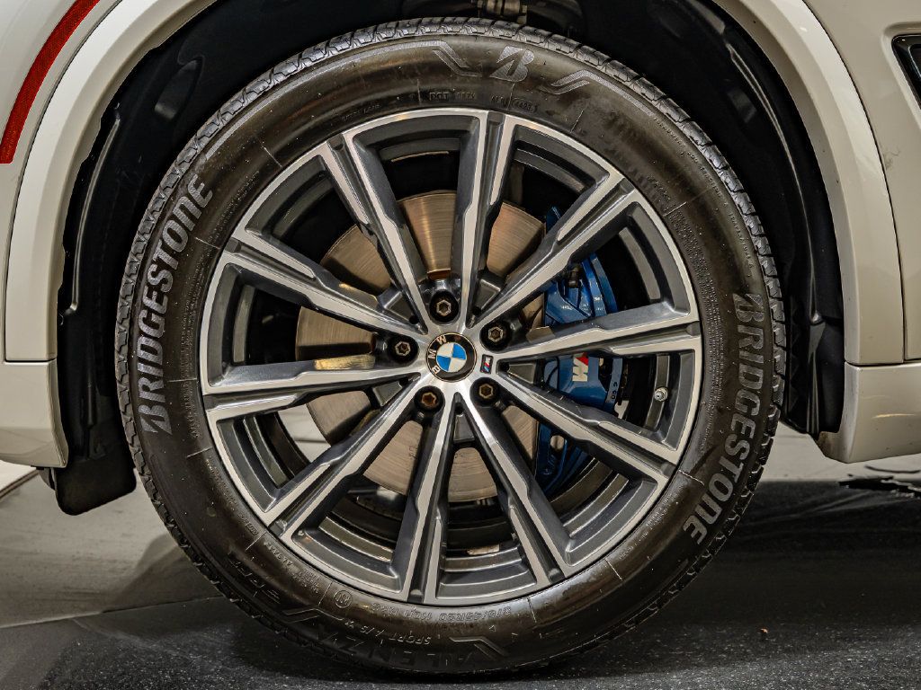 Used 2021 BMW X5 xDrive40i w/ M Sport Package AWD/4WD image 13