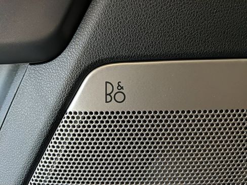 Used 2022 Ford F150 Lightning Lariat image 15