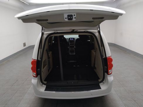 Used 2019 Dodge Grand Caravan SE FWD image 29