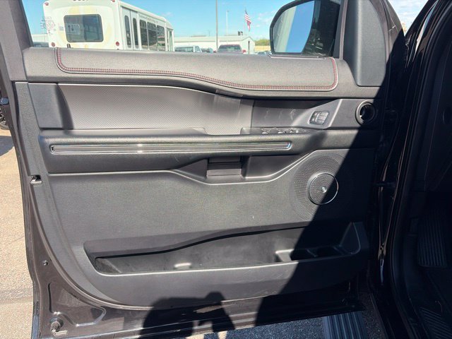 Used 2021 Ford Expedition Max Limited AWD/4WD image 9