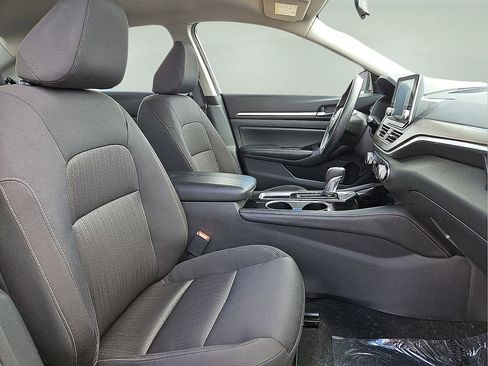 Used 2023 Nissan Altima 2.5 SV image 14