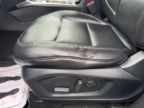 Used 2020 Ford Explorer XLT w/ Equipment Group 202A image 23