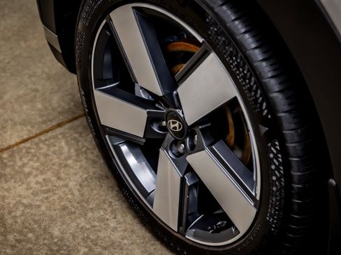 Used 2024 Hyundai Santa Fe Limited image 16