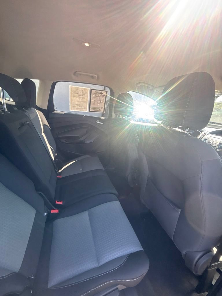 Used 2017 Ford Escape SE w/ SE Cold Weather Package AWD/4WD image 22