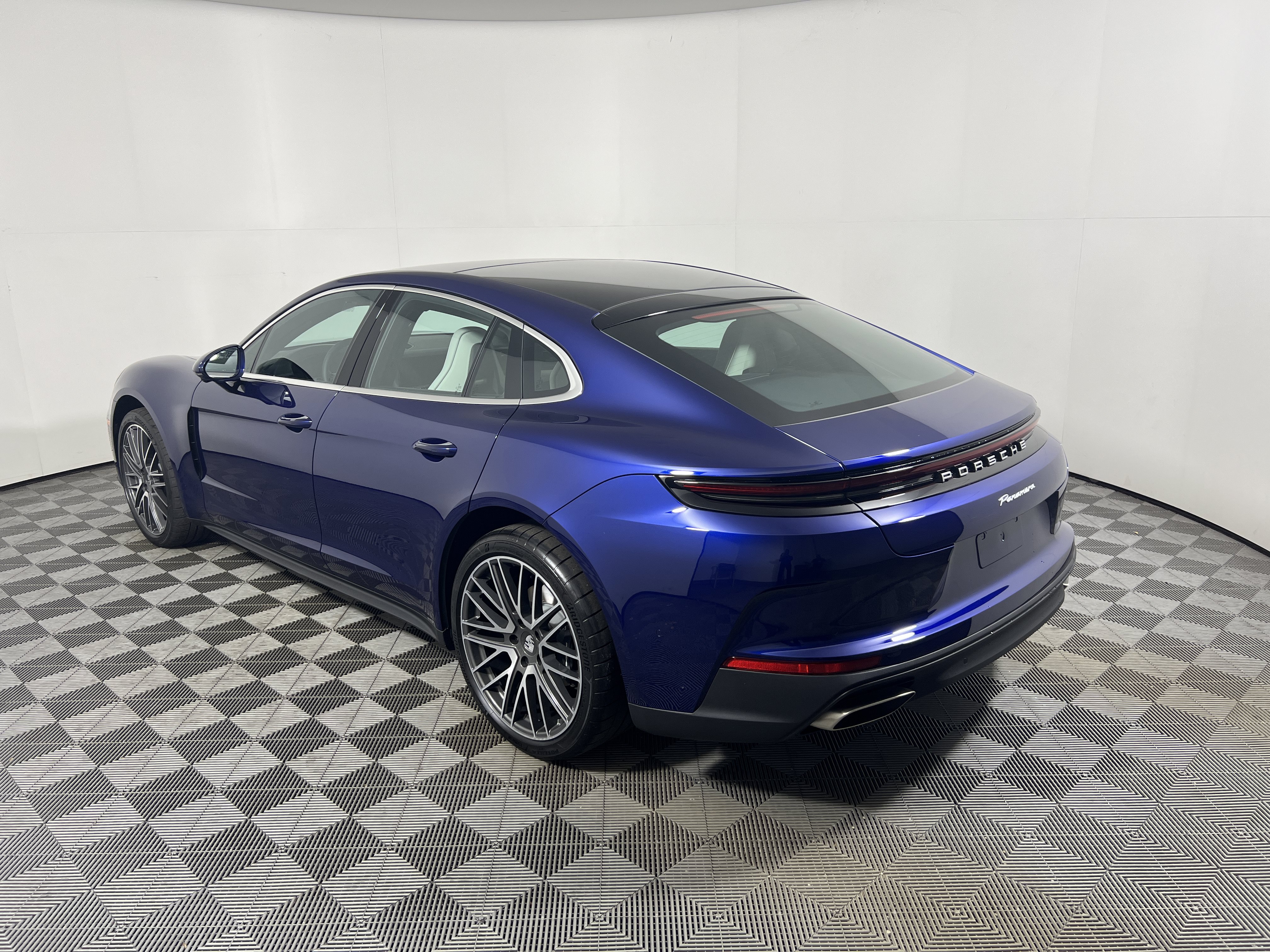 New 2026 Porsche Panamera RWD image 3