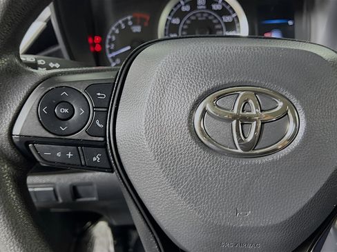Used 2022 Toyota Corolla LE image 18