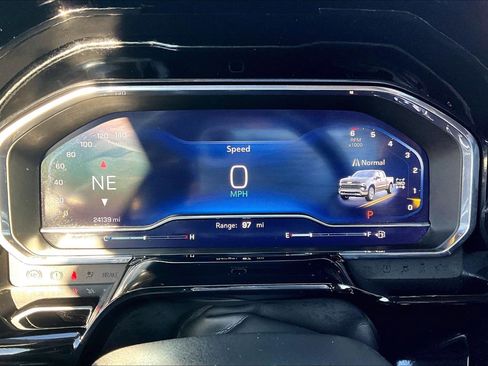 Used 2024 Chevrolet Silverado 1500 LT image 9