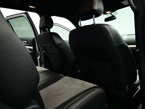 Used 2017 Ford Explorer XLT w/ Equipment Group 202A image 32