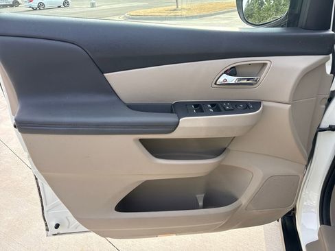 Used 2014 Honda Odyssey LX image 14