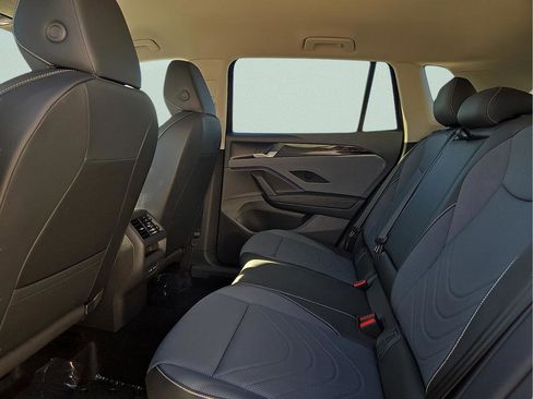 New 2026 Volkswagen Tiguan SE image 10