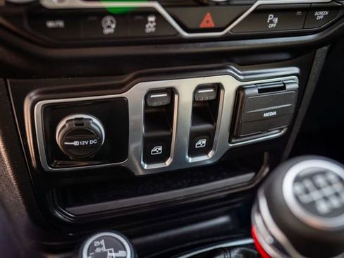 Used 2022 Jeep Wrangler Willys image 27